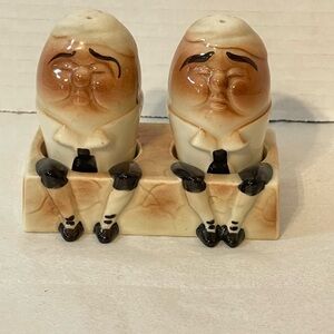 Humpty Dumpty Salt and Pepper Shakers Set